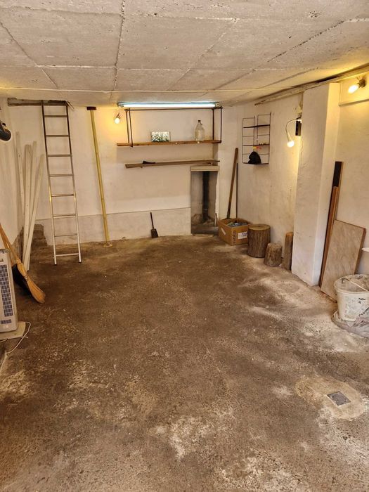 Продава се Гараж / Паркомясто в Плевен, Идеален център - 23 кв.м за 1066 €/кв.м - Снимка #1