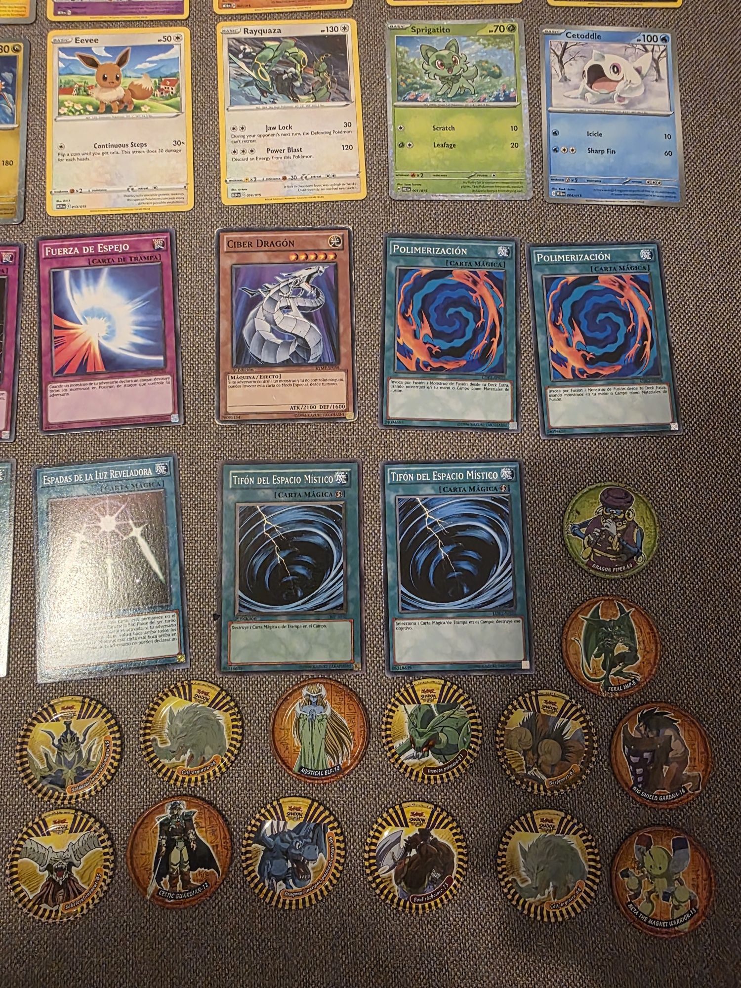 Set Cartonase si discuri Pokemon/Yu-Gi-Oh!