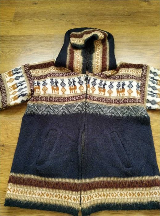 Супер топла и мекичка жилетка с качулка от Еквадор, размер 128-134