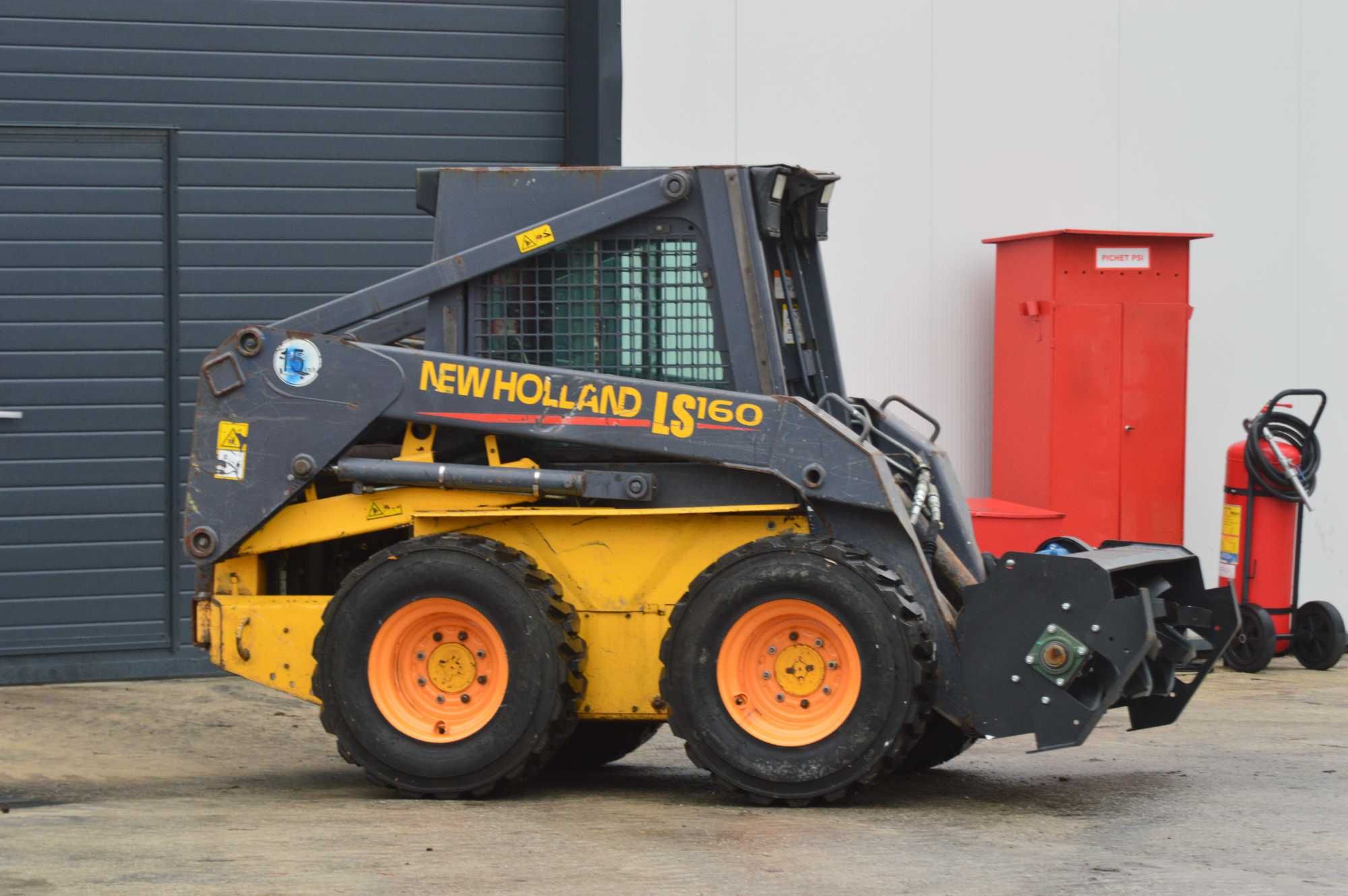 Mini Incarcator Frontal NEW HOLLAND LS 160