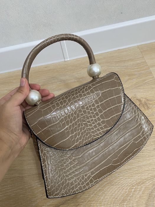 Сумка бежевая женская с ремешком