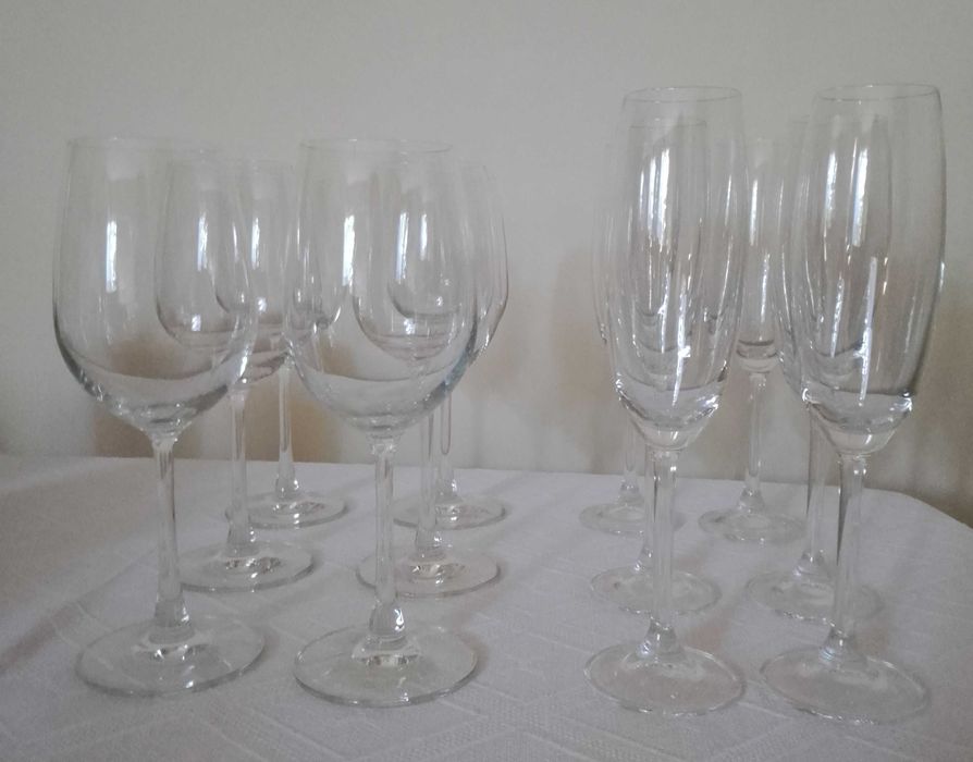 Комплекти чаши за червено вино / шампанско