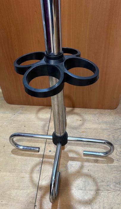 3 buc Cuier tip pom; Cuier metalic de podea