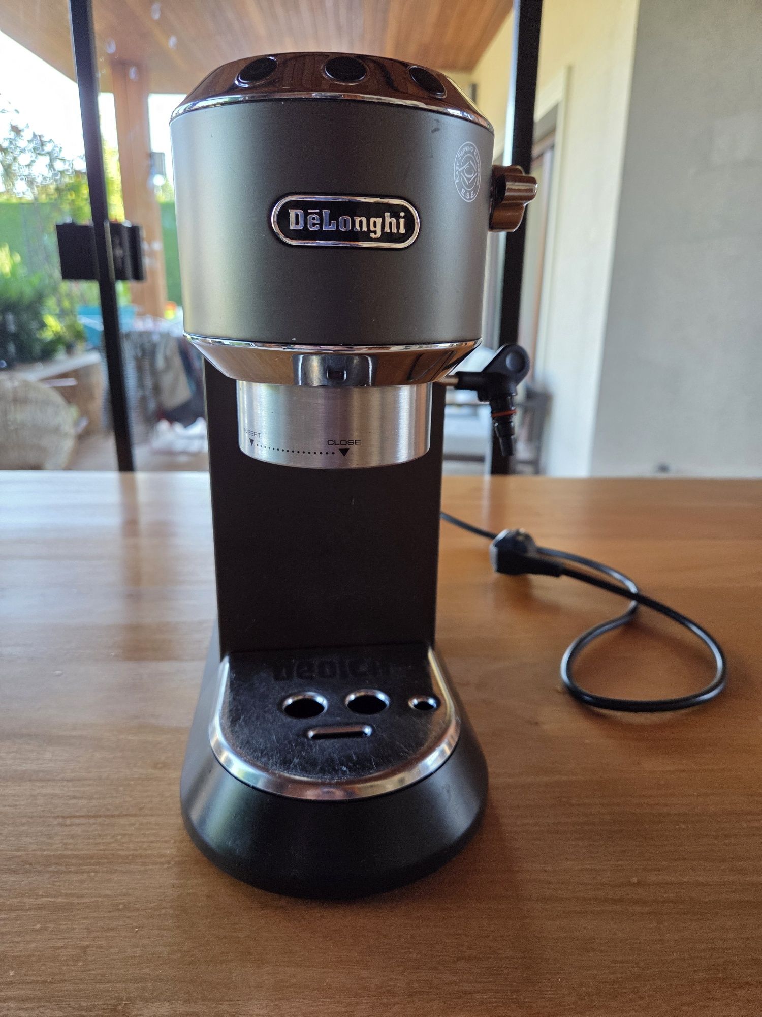 Delonghi delica + rasnita delonghi Super Pret