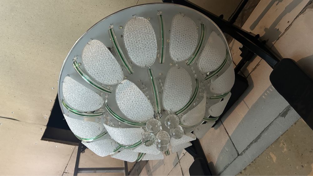 Продам музыкальную люстру