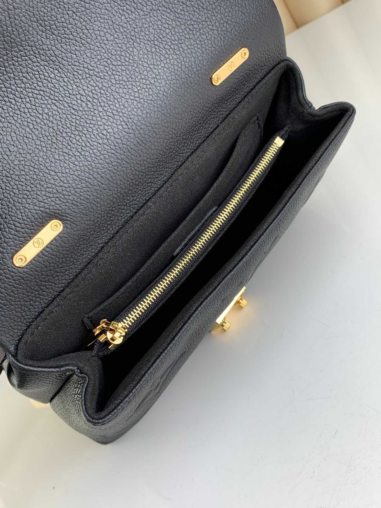 Geanta Louis Vuitton Madeleine BB, 24cm full black, tip Premium