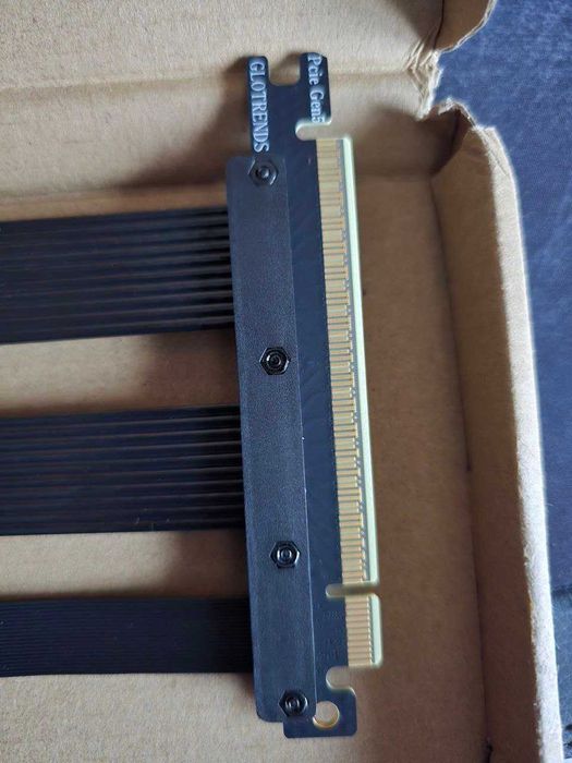Riser PCIe 5.0 x16, 200mm, 90°, GLOTRENDS PCIE50-X16-200mm-0090D