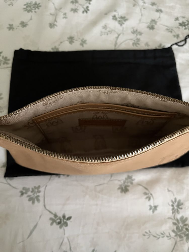 чанта - клъч Massimo Dutti