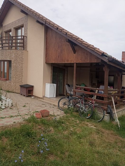 Vând casă deosebita in Păulești