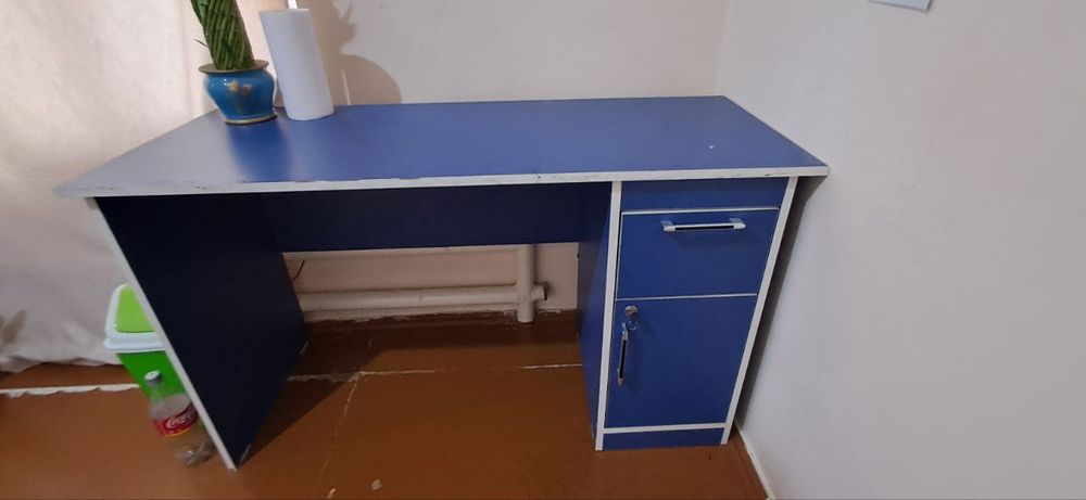 Продается компьютерный стол