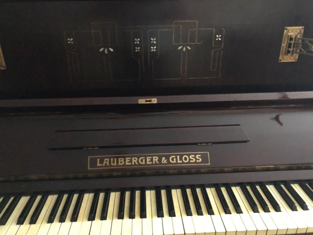 Pianină Lauberger &  Gloss super preț  2490 €