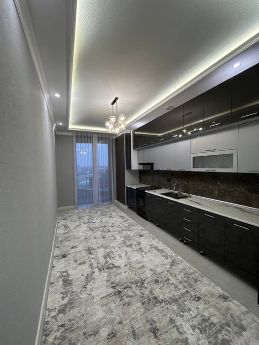 Продается квартира в новом ЖК Modern Stroy 3 ком 3 этаж 148м2