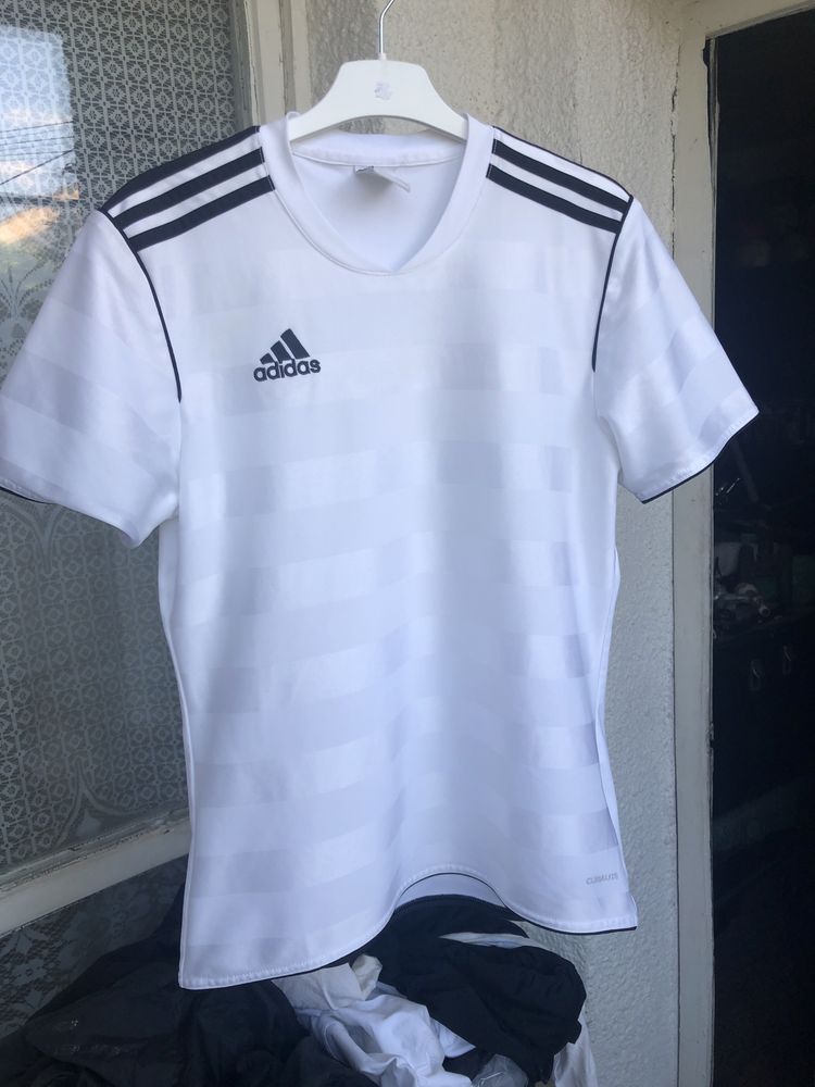 Adidas тениска оригинална нова S