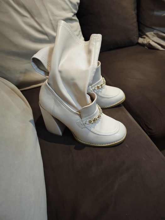 Боти 40 номер прекрасни и модерни,но за съжаление вече високи за мен