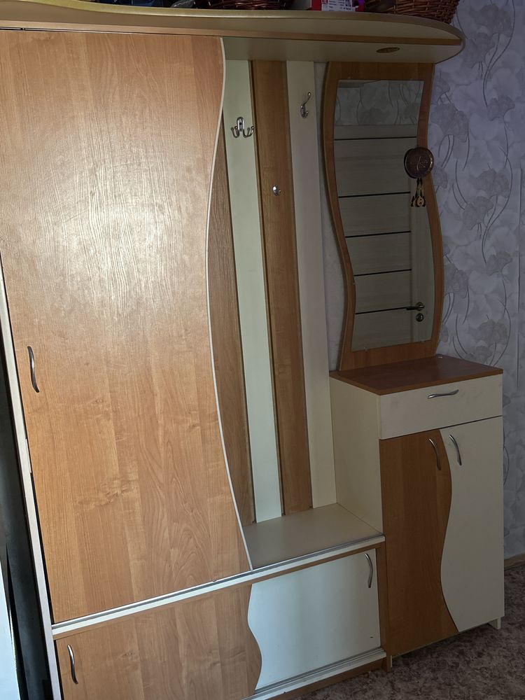 Шкаф для прихожей