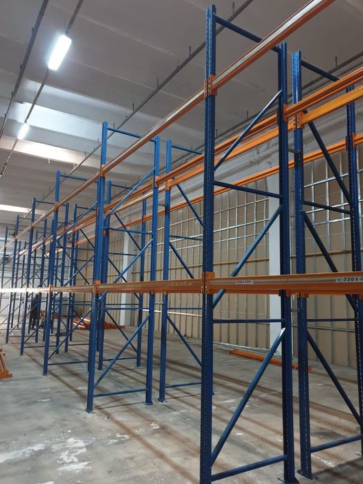 Rafturi metalice industriale