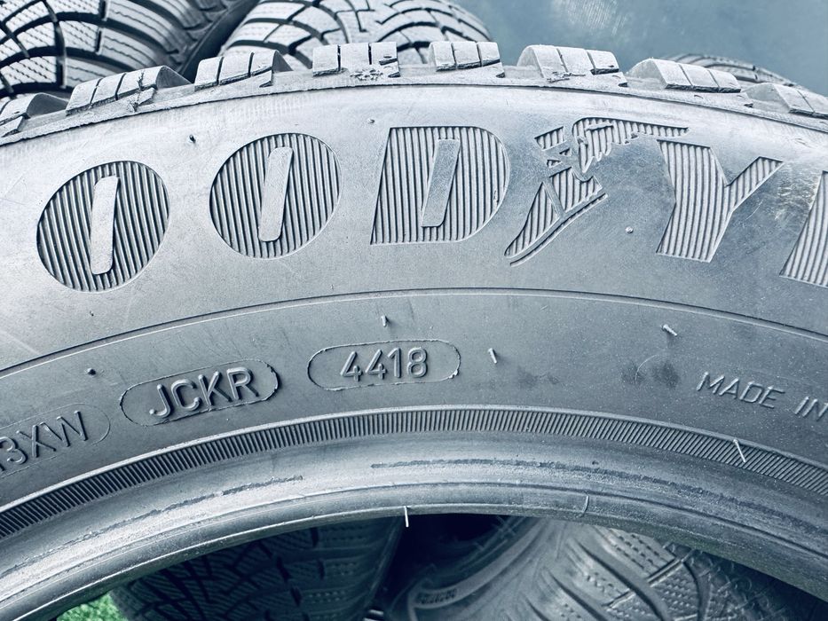 205/60/16 GoodYear Iarna