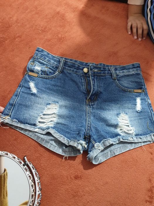 Pantaloni scurți de blugi