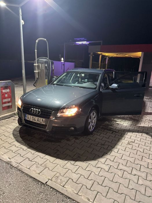 Vând Audi A4 B8  2011