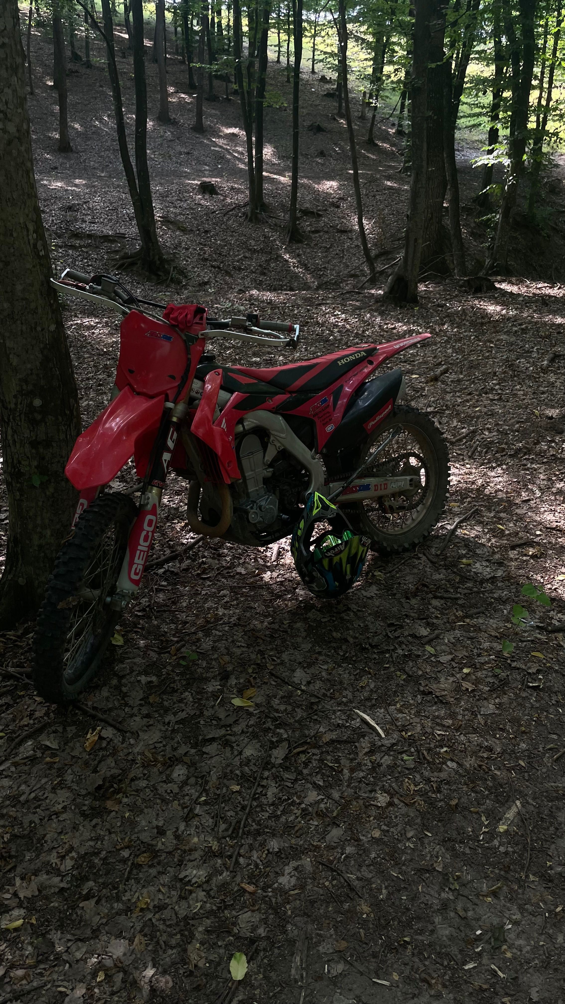 vând crf 450 r in stare foarte bună