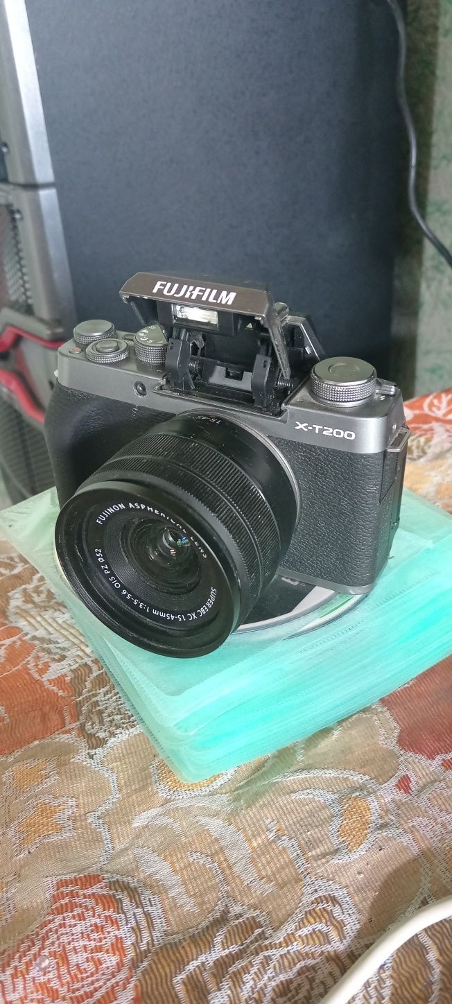 Fujifilm kamera 4ka syomka qiladi ikkita qoshimcha abektiv uchta barar