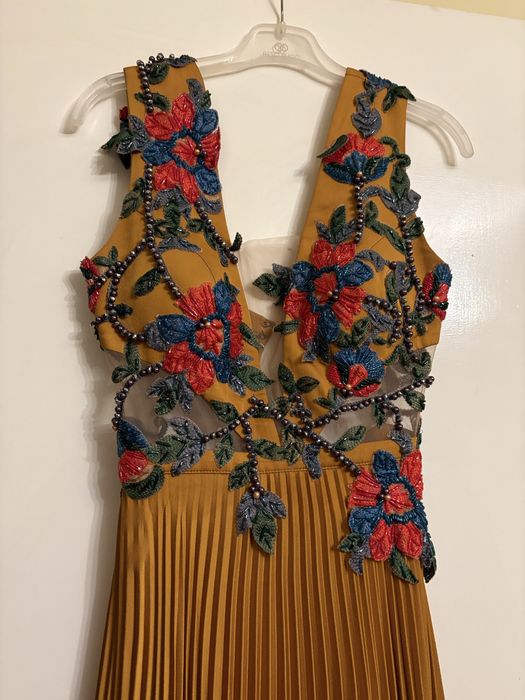 Vand rochie de ocazie/ de nasa