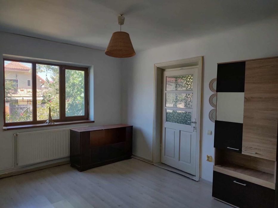 Închiriez Casă 3 camere, str. Mircea Vodă, aproape de Tribunal