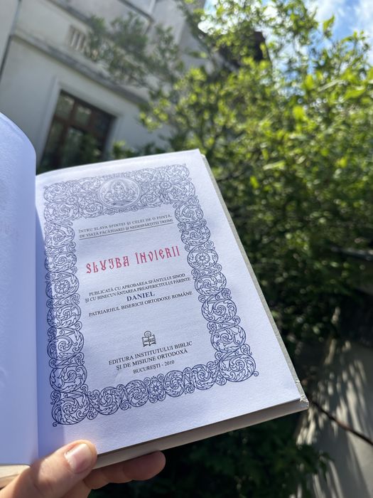 Slujba Invierii legată în piele naturală