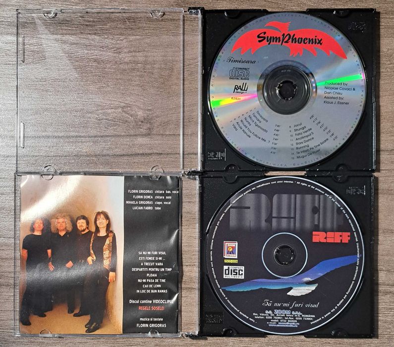 Lot 2 CD-uri audio romanesti: Phoenix + Riff