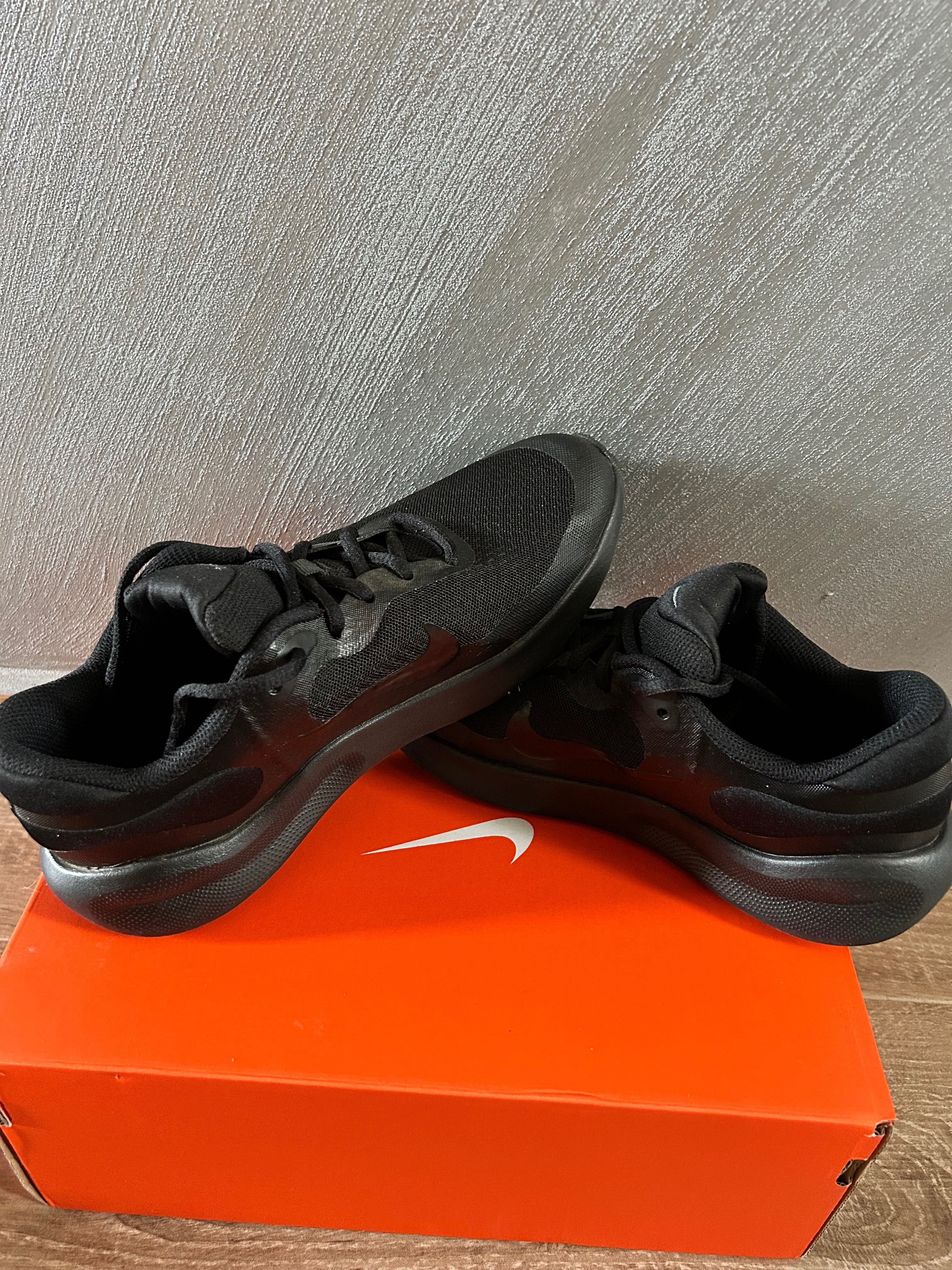 Маратонки Nike revolution 7