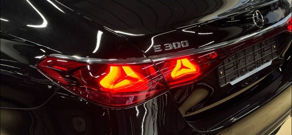 Mercedes E 300 model 2025