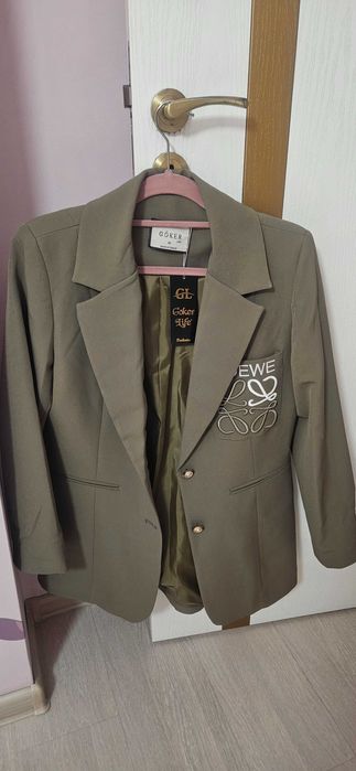 Дамско сако в интересен цвят