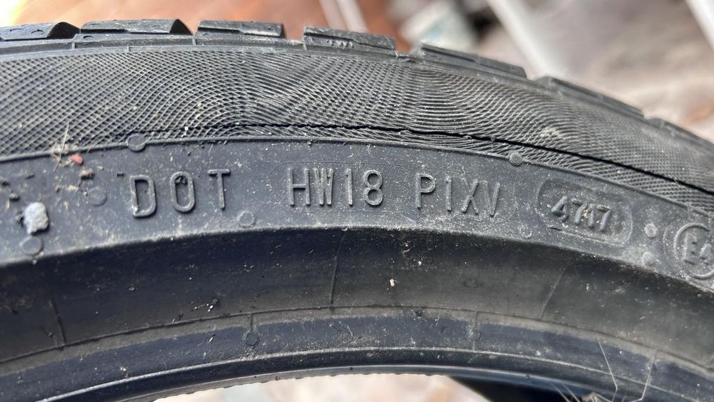 Гуми 19-ки всесезонни 235/40 R19