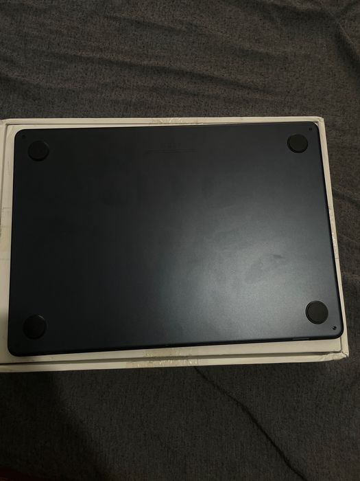 Apple Macbook Air 13.6