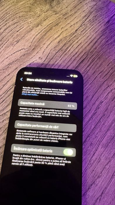 iPhone 12 – stare foarte bună, 82% sănătatea bateriei