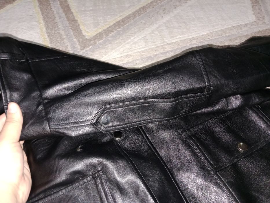 Живёт кожаная хорошая качественная