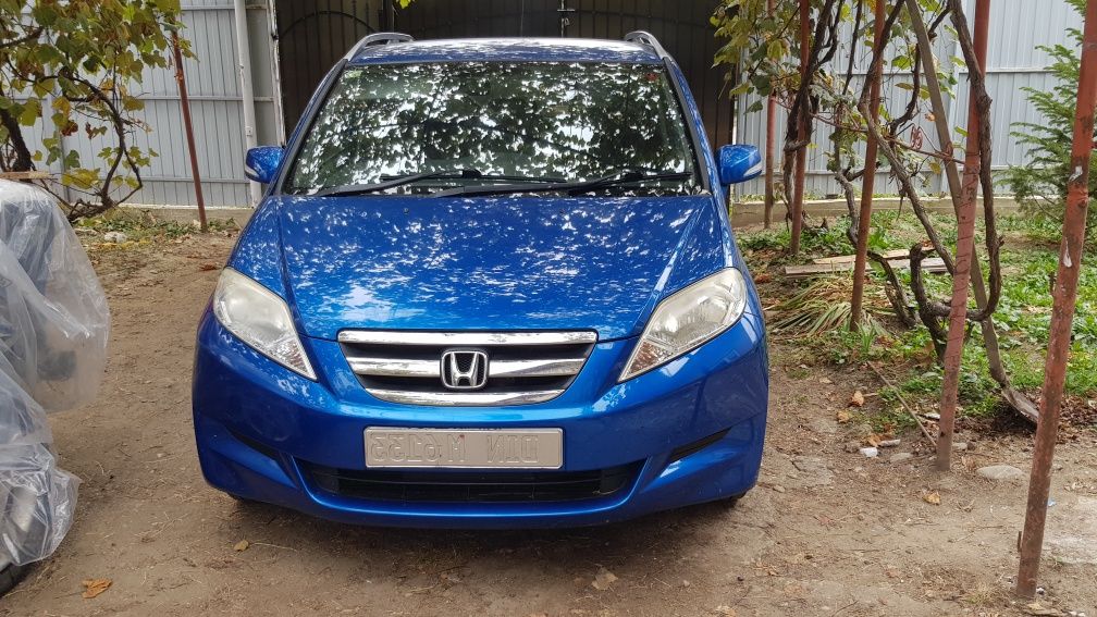 Dezmembrez piese Honda frv