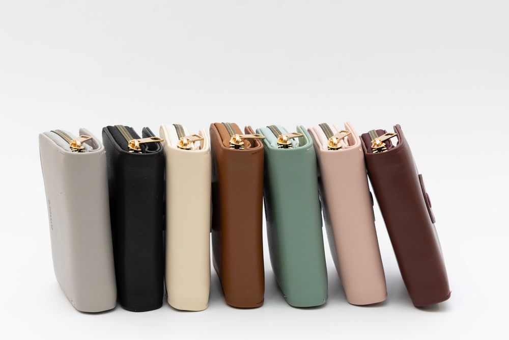 Дамски портфейл AMORE Valentina в седем цвята