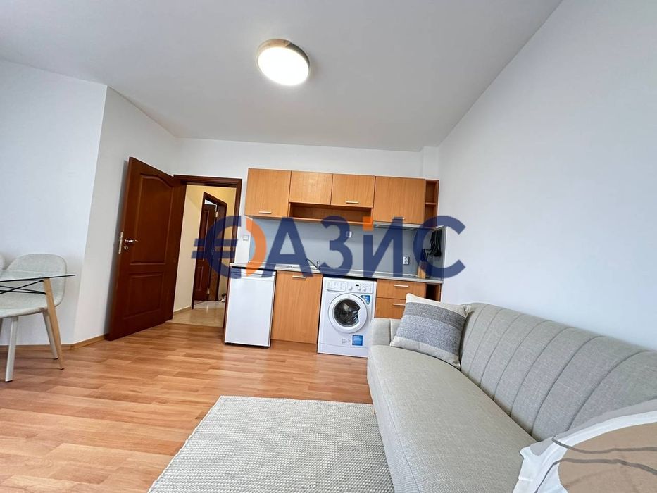 Продава се Тристаен апартамент в к.к. Слънчев бряг - 70 кв.м за 1000 €/кв.м - Снимка #2