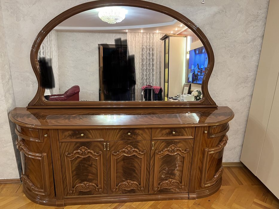 Камод в гостиную , классика италия