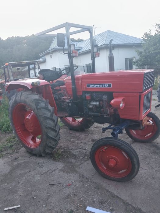 Tractor Universal L445