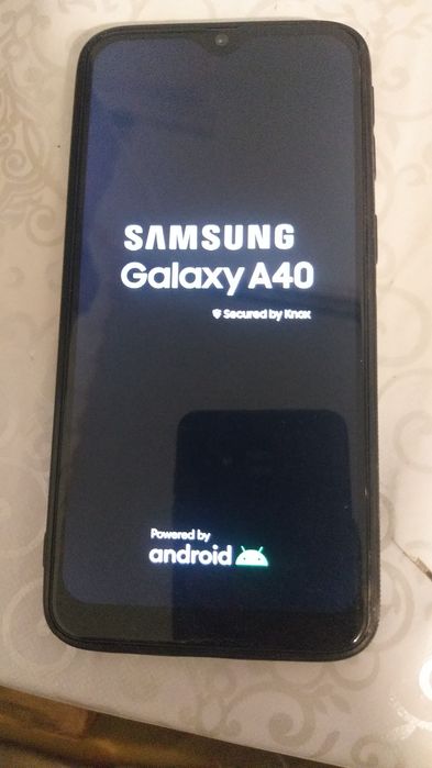 Продам самсунг А40