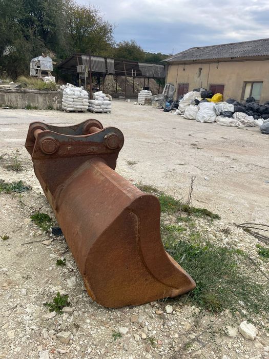 Cupa taluz excavator 20-25 tone cu prindere rapida