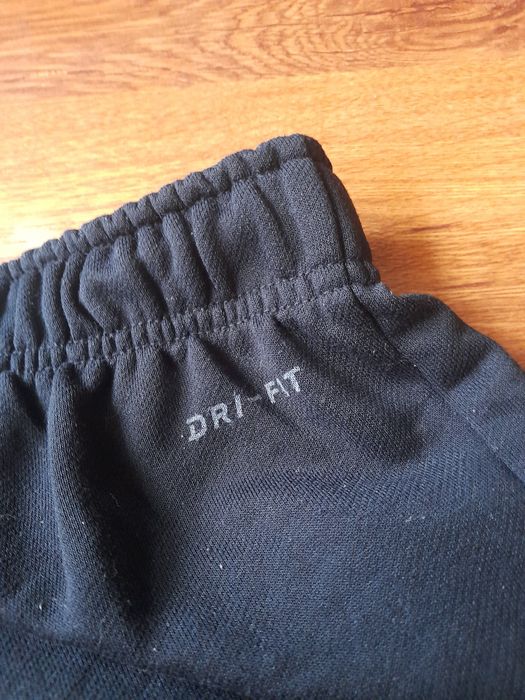 Nike dri fit мъжко долнище M- L размер.