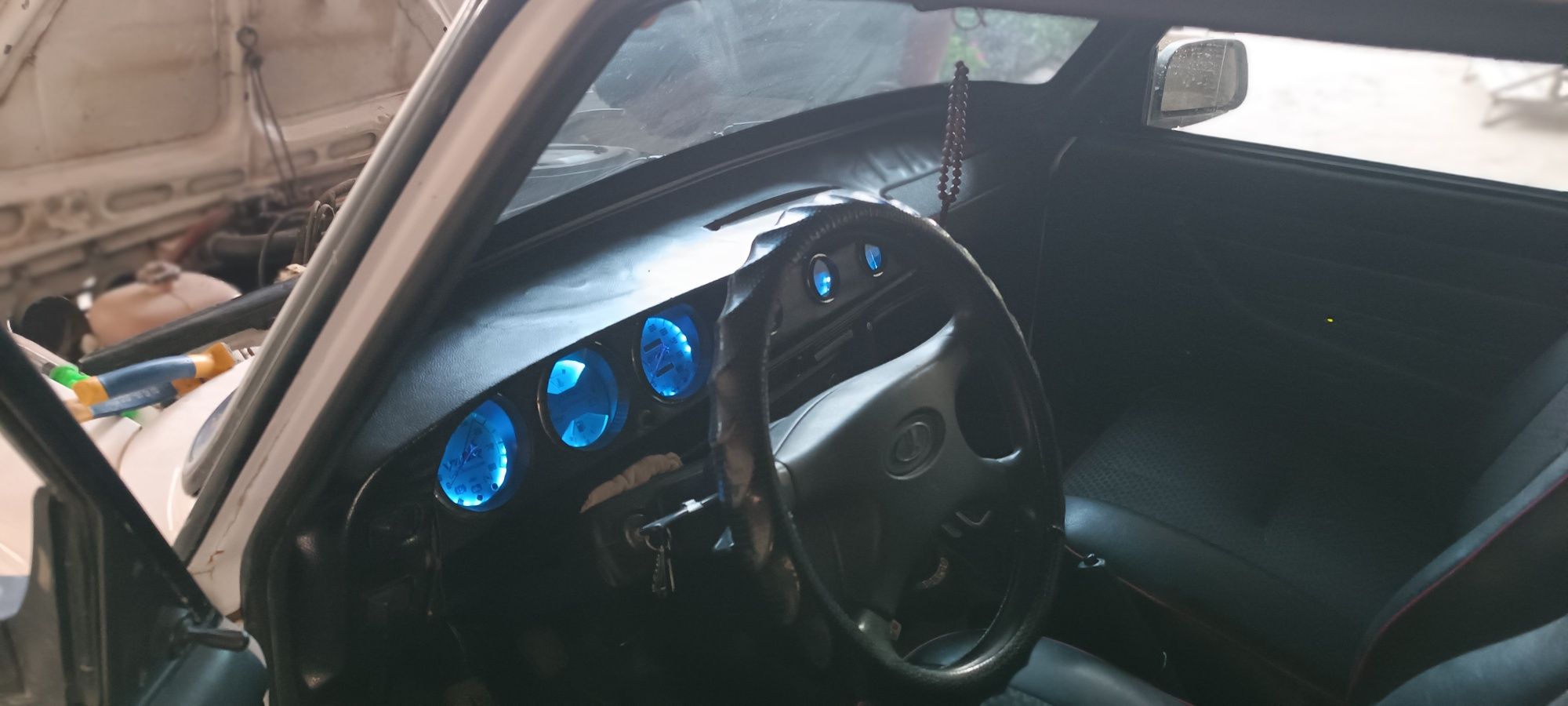 Vaz 2101 sotiladi