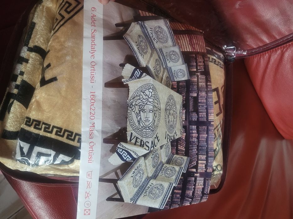 Set față de masă și 6 huse de scaune de catifea