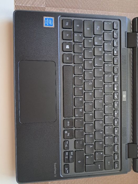Laptop  Acer  Travel  Mate  B