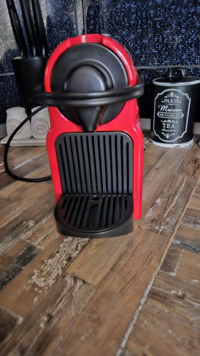Expresor inissia Nespresso
