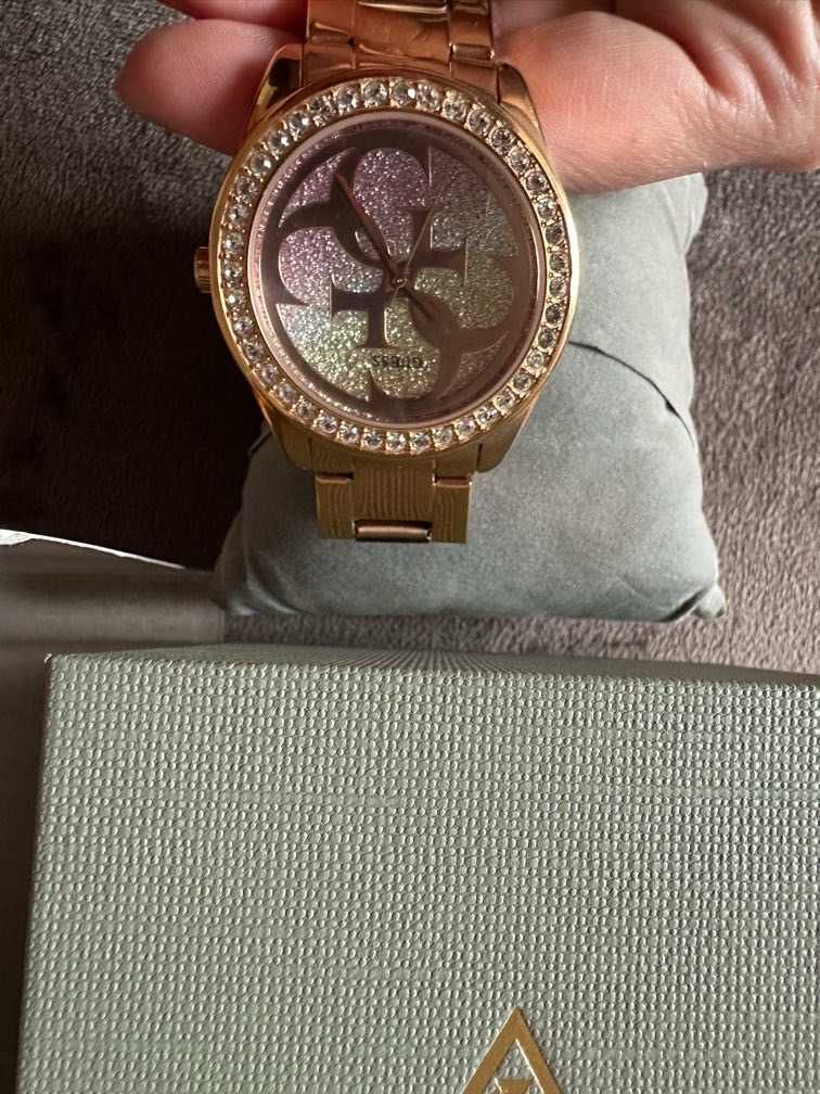 Дамски часовник Guess