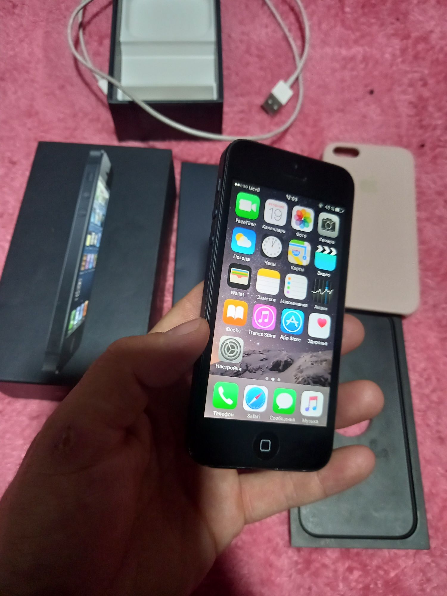 Iphone 5. Black 32 gb